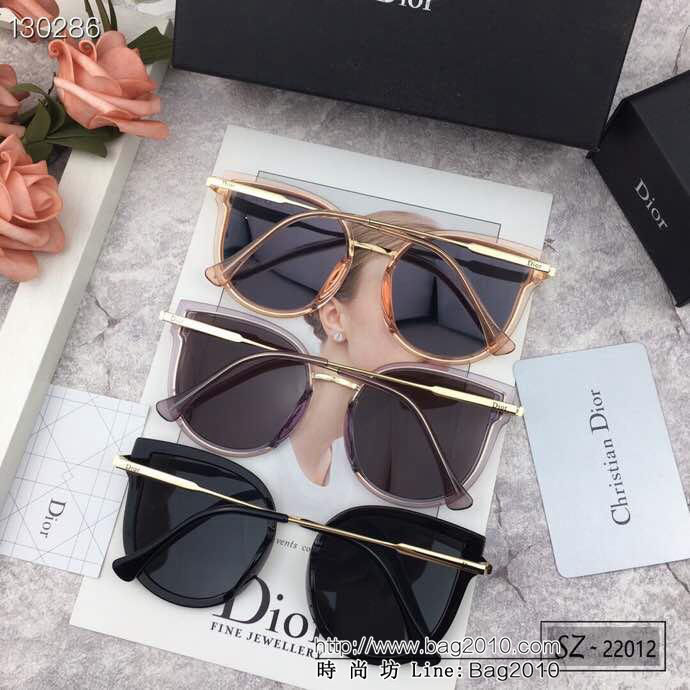 DIOR-迪奧 2019新款 太陽鏡 減輕強光負擔 遮擋有害光線防輻射 出行旅遊必備品 22012  lly1729